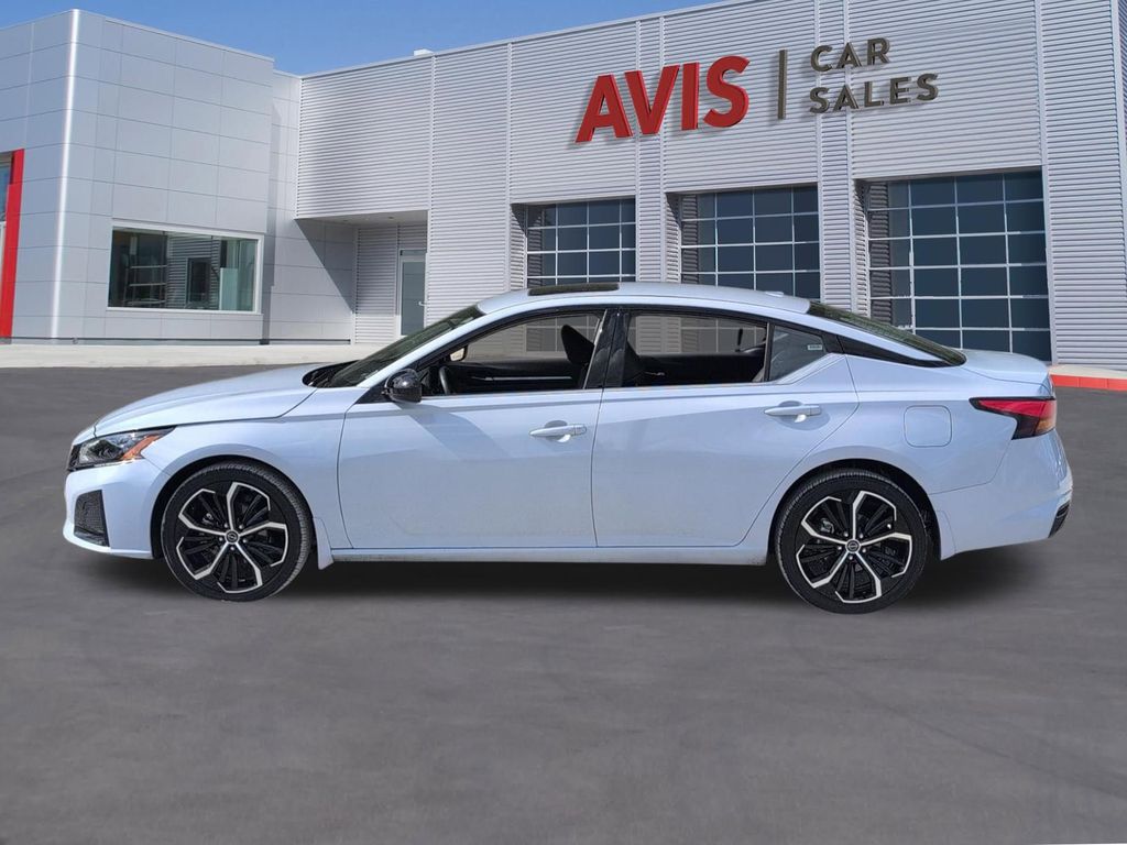 Thumbnail: 2025 Nissan Altima - 10
