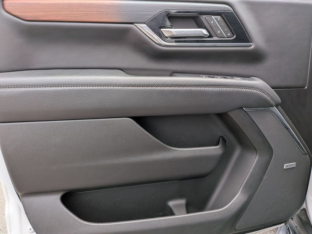 Thumbnail: 2025 GMC Yukon XL - 11