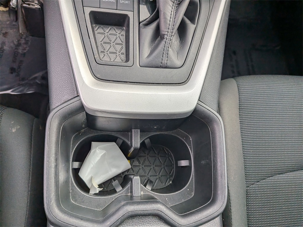 Thumbnail: 2024 Toyota RAV4 - 20