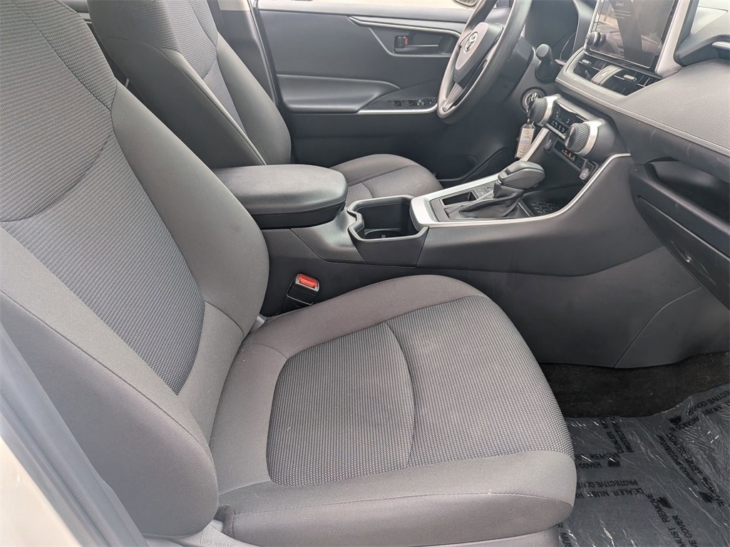 Thumbnail: 2025 Toyota RAV4 - 34