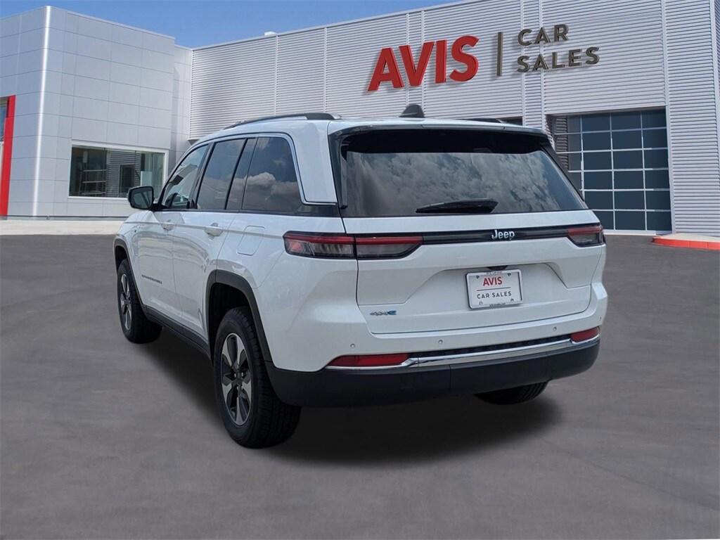 2023 Jeep Cherokee 4xe photo 2
