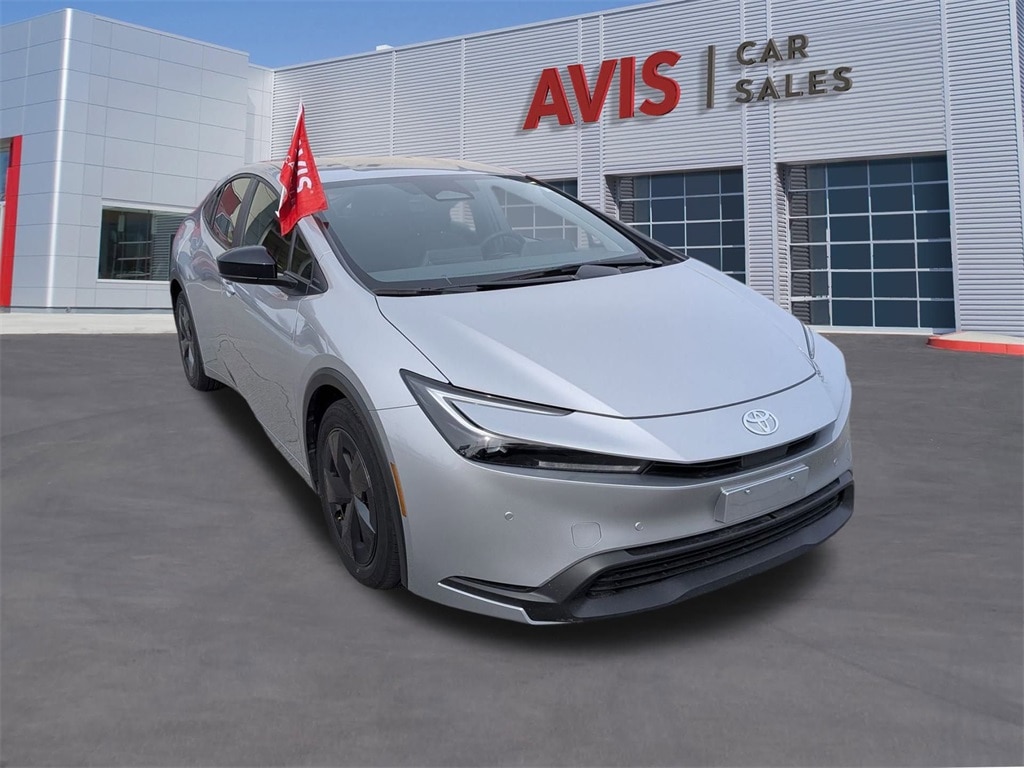 Thumbnail: 2025 Toyota Prius - 3