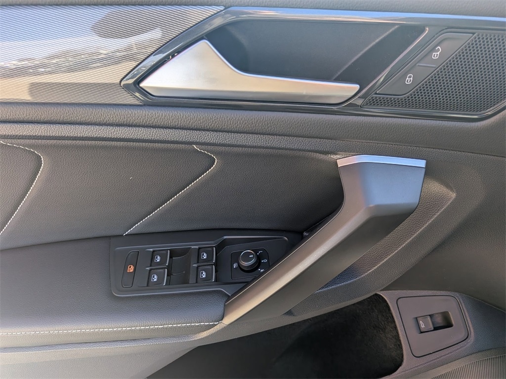 Thumbnail: 2024 Volkswagen Tiguan - 11