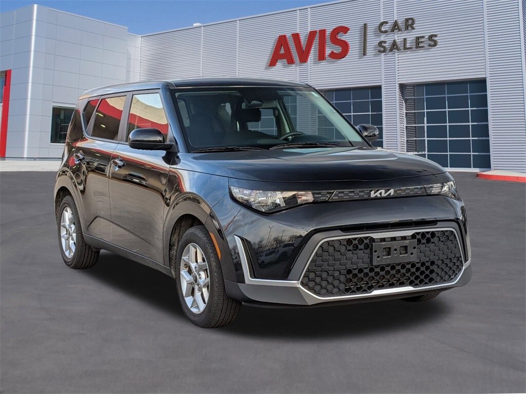 2024 Kia Soul LX photo 3