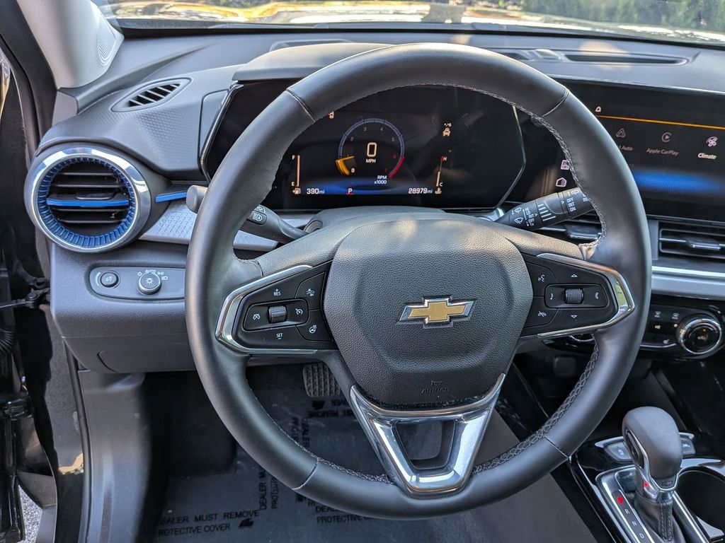Thumbnail: 2025 Chevrolet Trax - 21