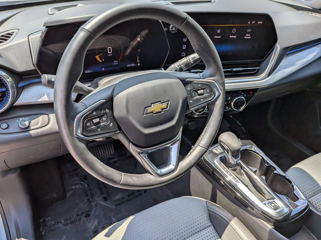 Thumbnail: 2025 Chevrolet Trax - 9