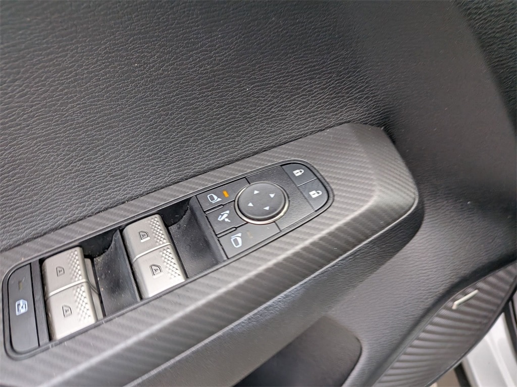 Thumbnail: 2025 Mitsubishi Outlander - 13