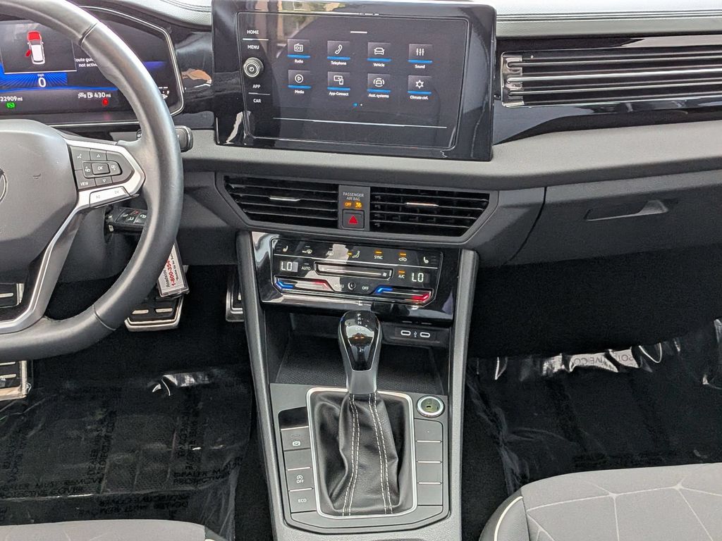 2025 Volkswagen Jetta Sport - Photo 19