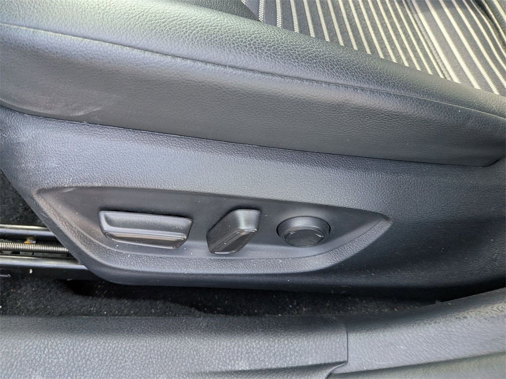 Thumbnail: 2024 Toyota Camry - 14