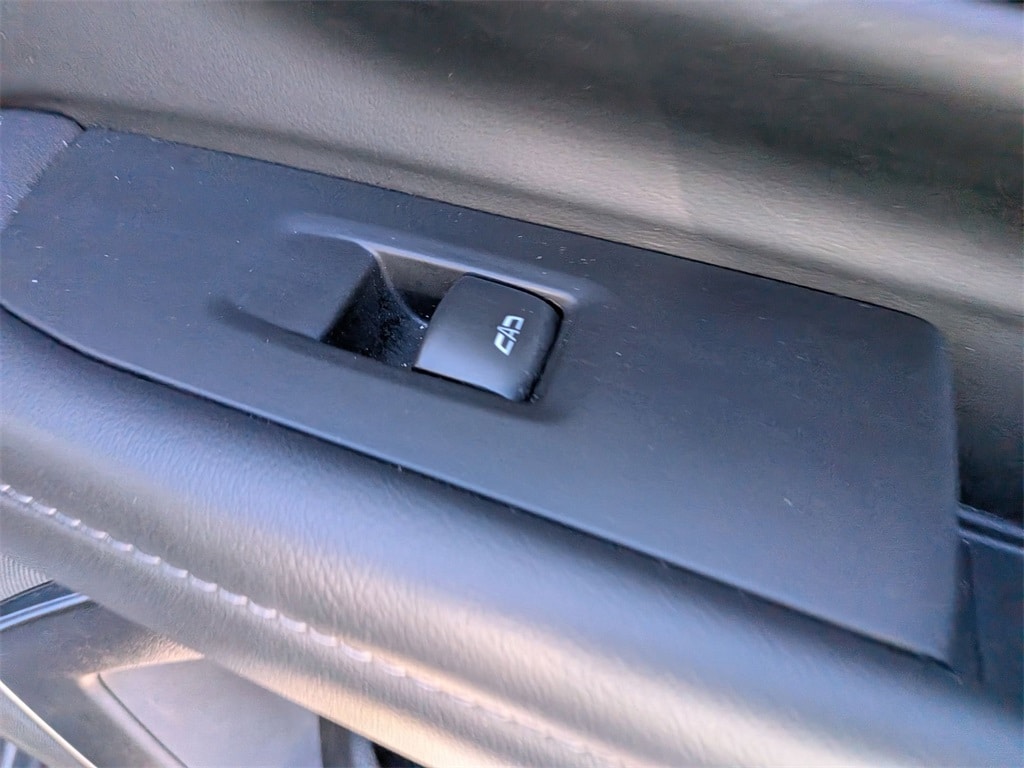 Thumbnail: 2023 Chevrolet Tahoe - 32