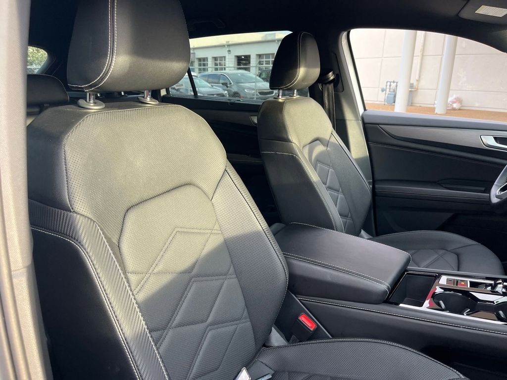 Thumbnail: 2025 Volkswagen Atlas - 30