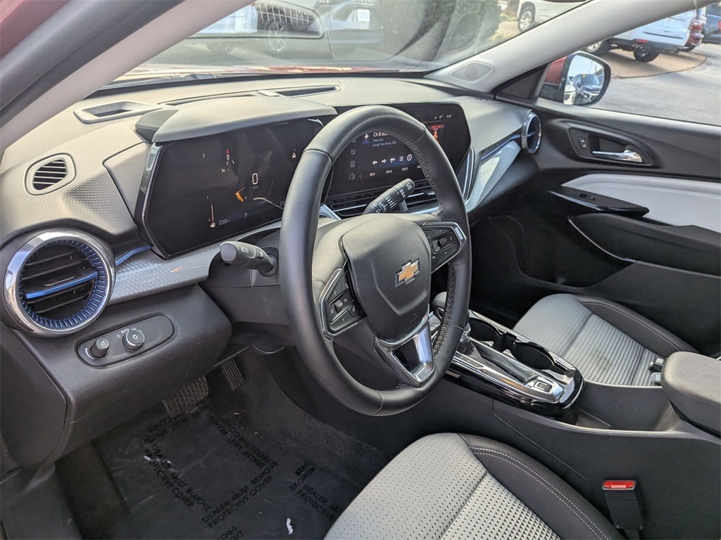 Thumbnail: 2025 Chevrolet Trax - 15