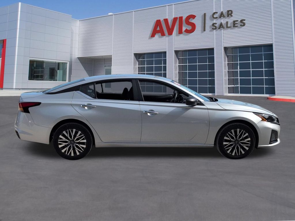 Thumbnail: 2025 Nissan Altima - 5