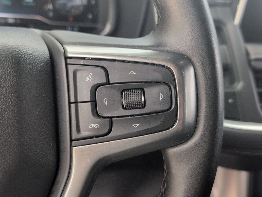 Thumbnail: 2023 Chevrolet Suburban - 21