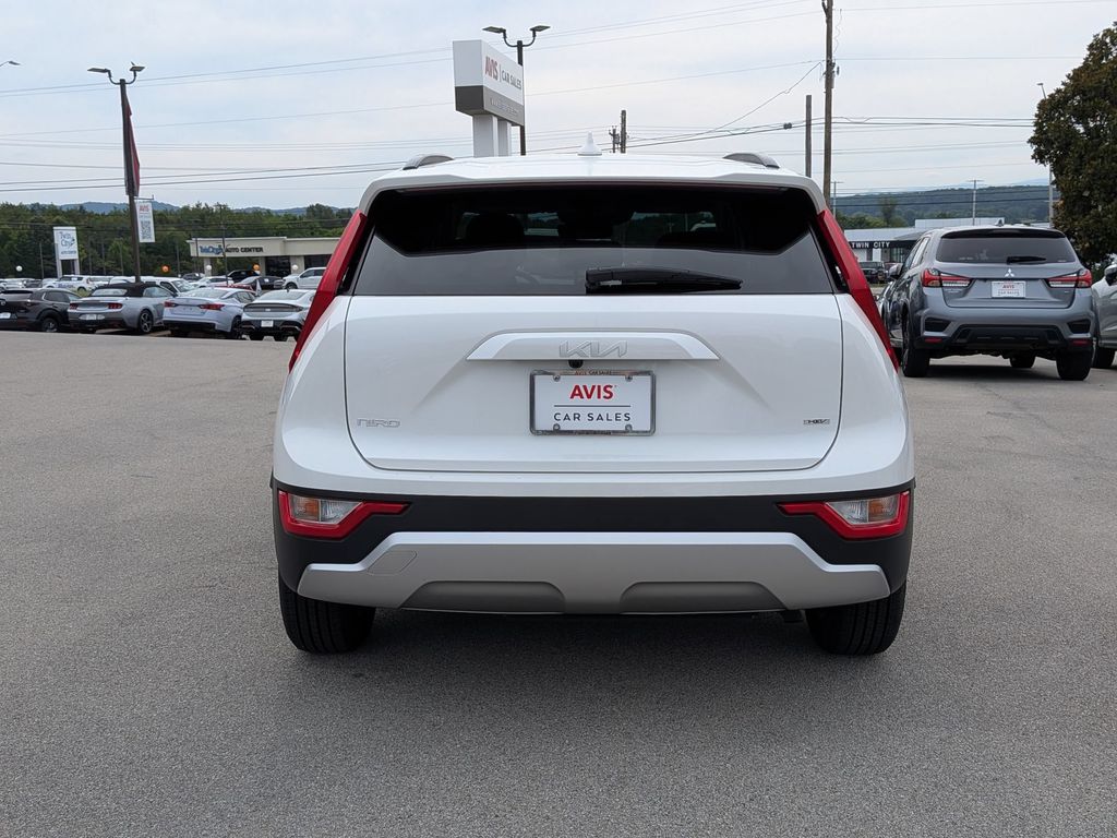 Thumbnail: 2025 Kia Niro - 7