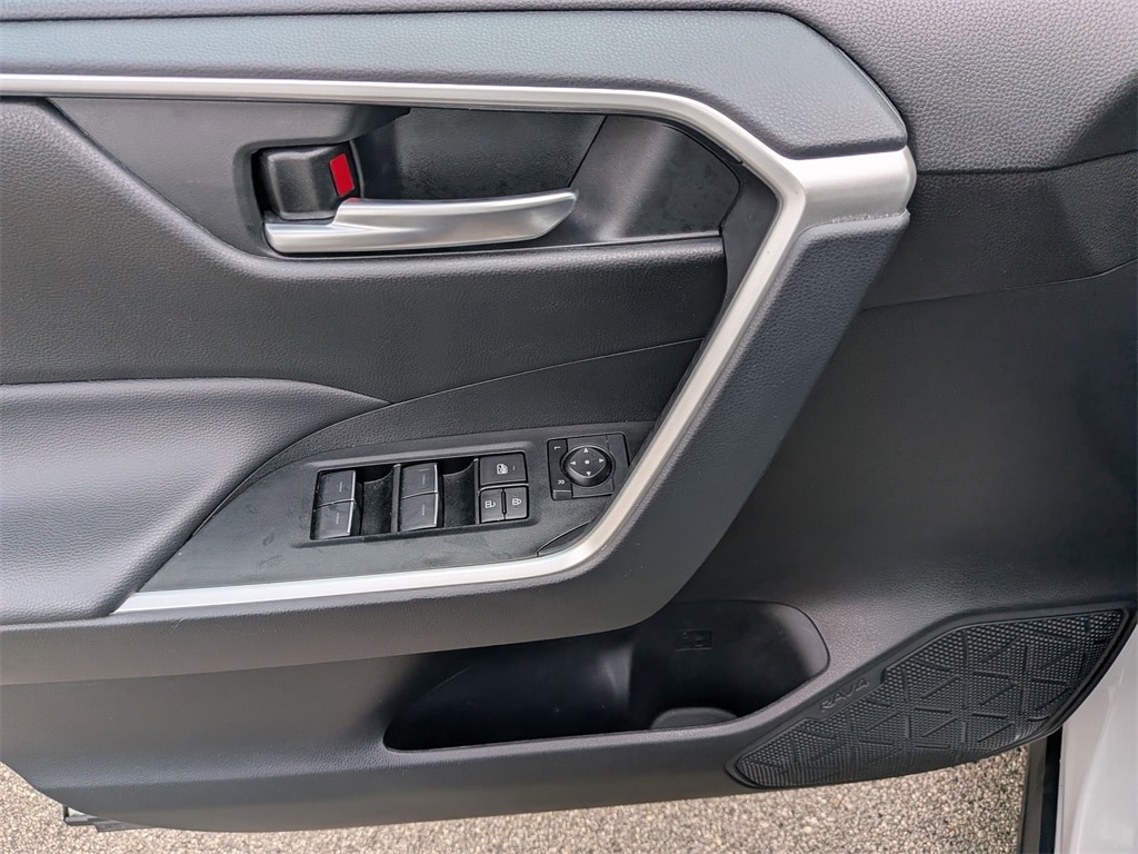 Thumbnail: 2025 Toyota RAV4 - 10