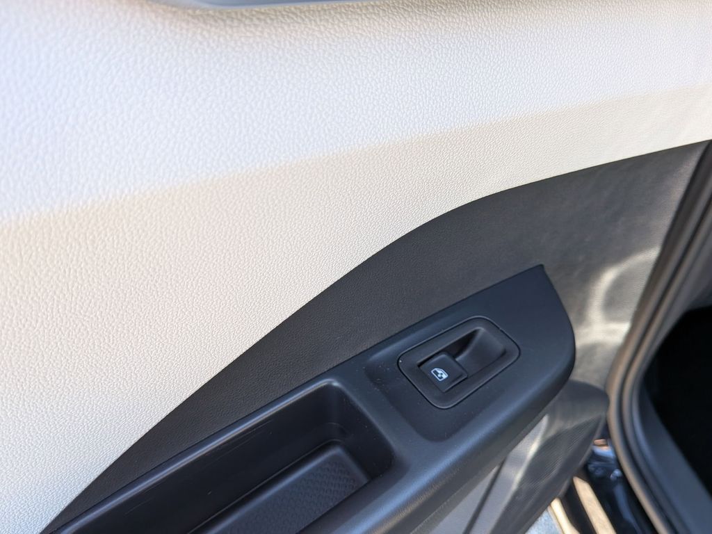 Thumbnail: 2025 Volkswagen Taos - 25