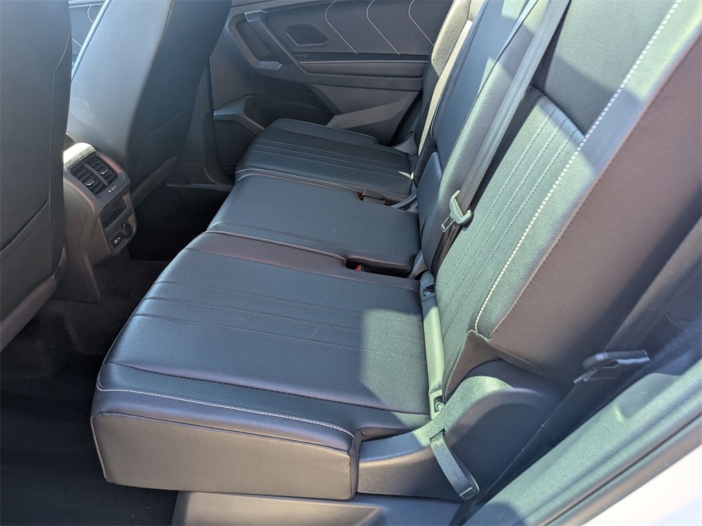 Thumbnail: 2024 Volkswagen Tiguan - 25