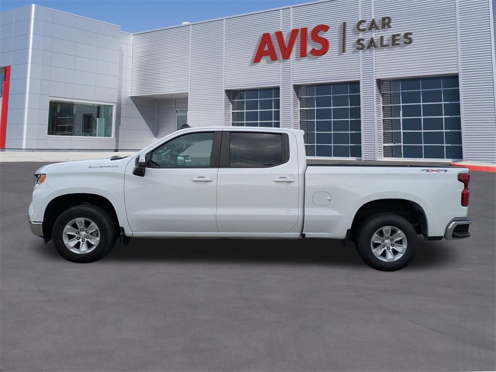 2023 Chevrolet Silverado 1500 LT photo 2