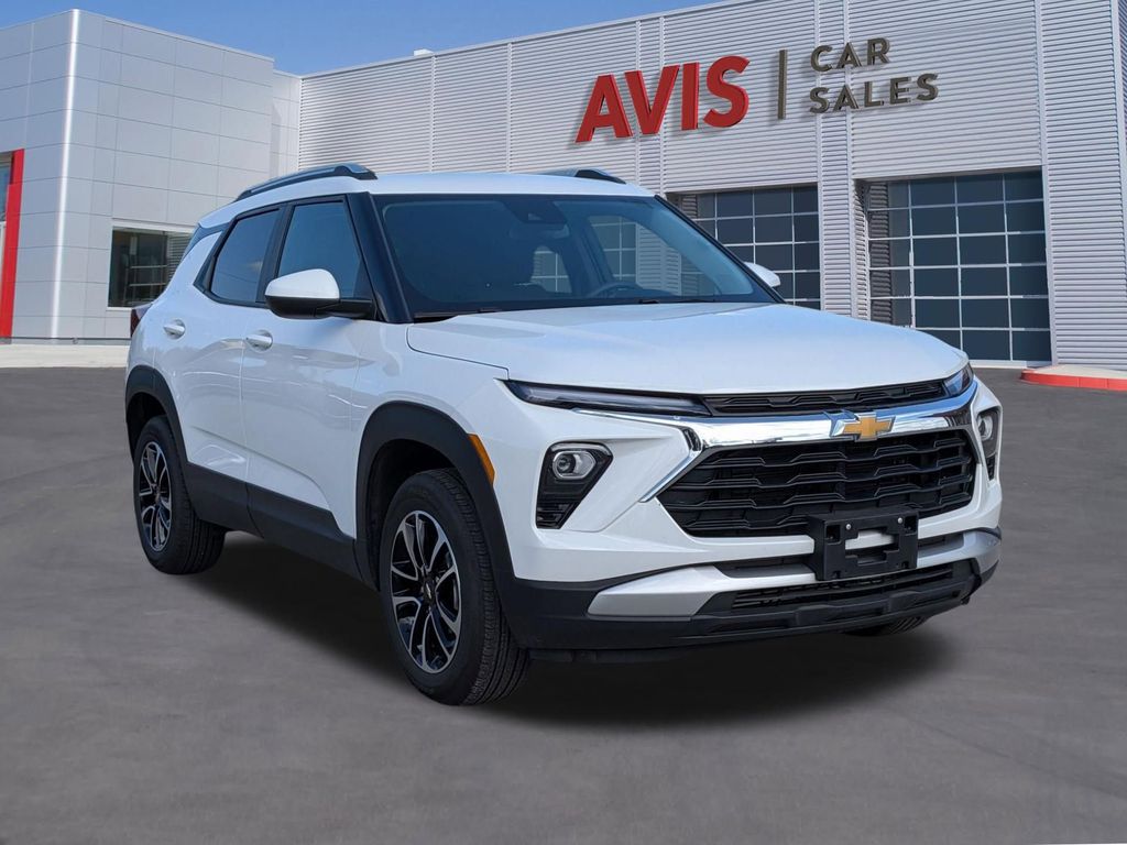 Thumbnail: 2025 Chevrolet TrailBlazer - 3