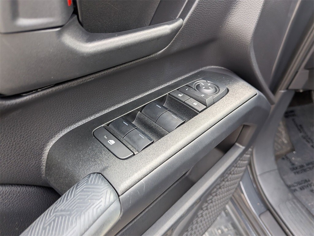 Thumbnail: 2025 Toyota 4Runner - 13