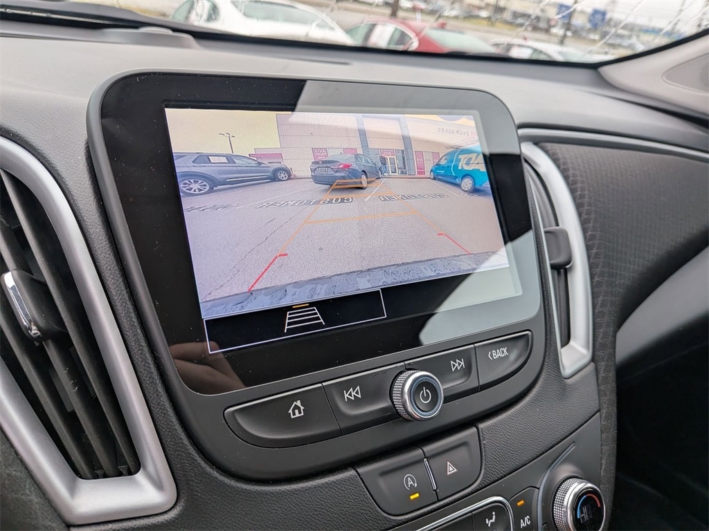 Thumbnail: 2024 Chevrolet Malibu - 18