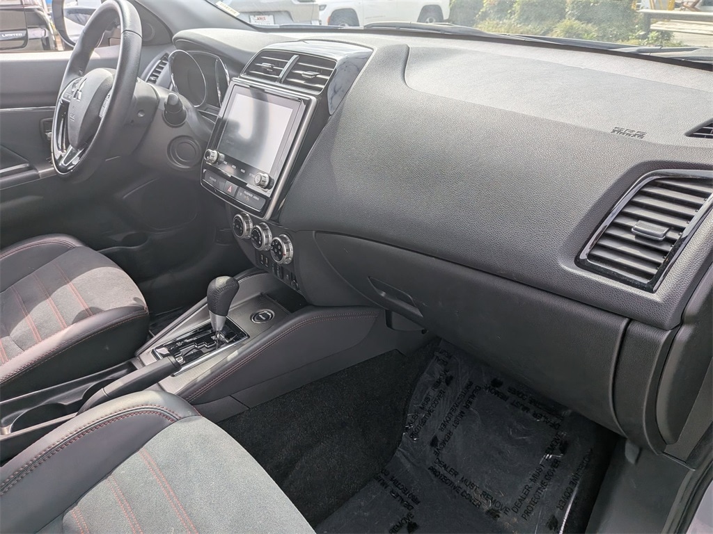 Thumbnail: 2024 Mitsubishi Outlander Sport - 35