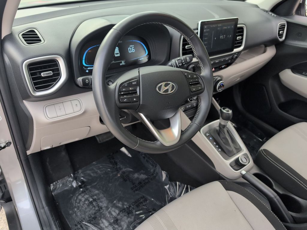 Thumbnail: 2025 Hyundai Venue - 15