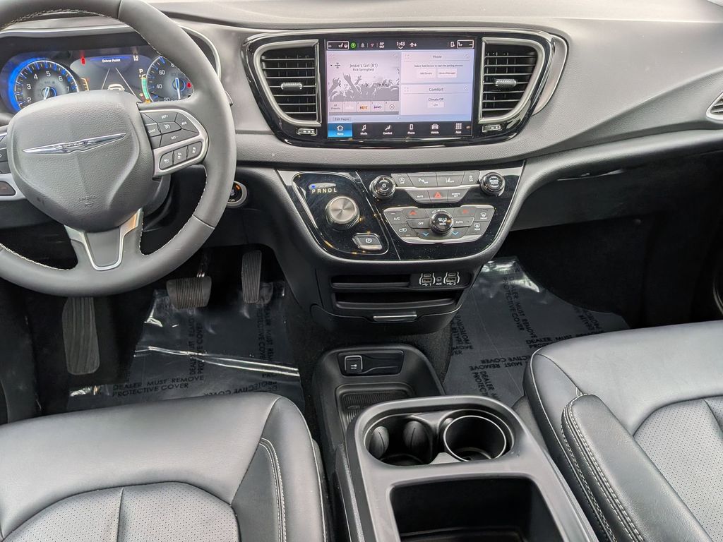 Thumbnail: 2025 Chrysler Pacifica - 25