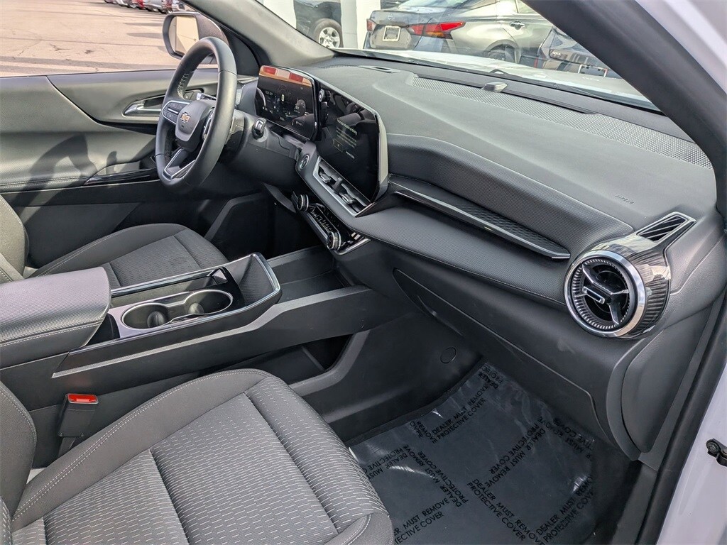 Thumbnail: 2025 Chevrolet Equinox - 32