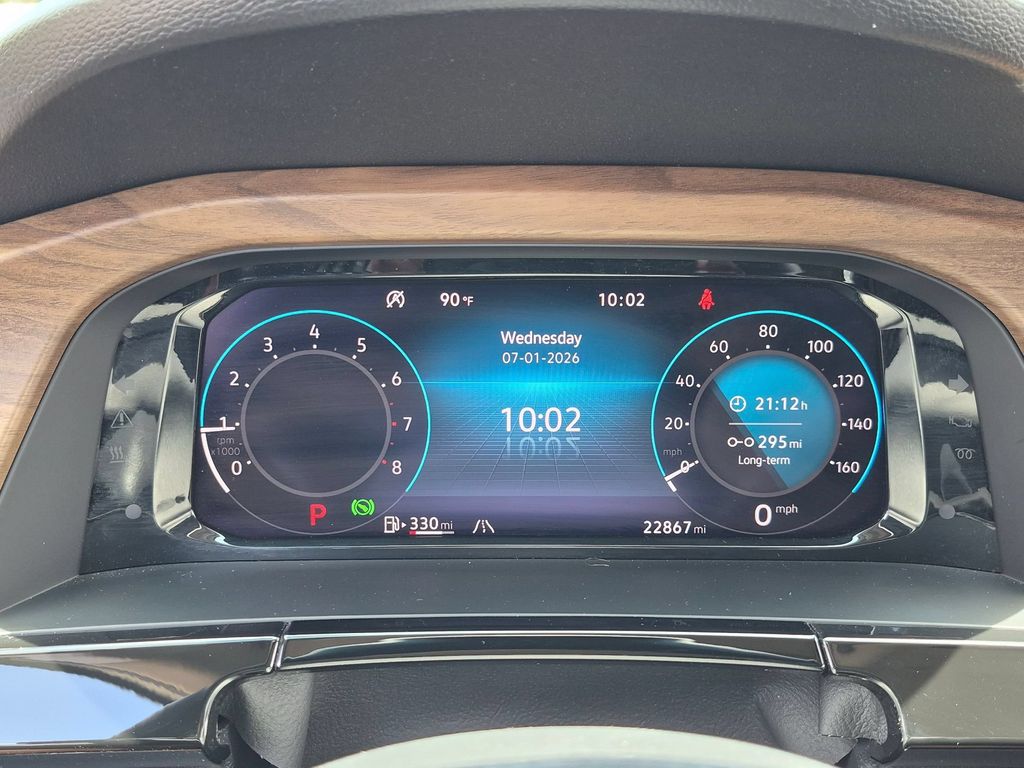 2025 Volkswagen Atlas SE w/Tech - Photo 13