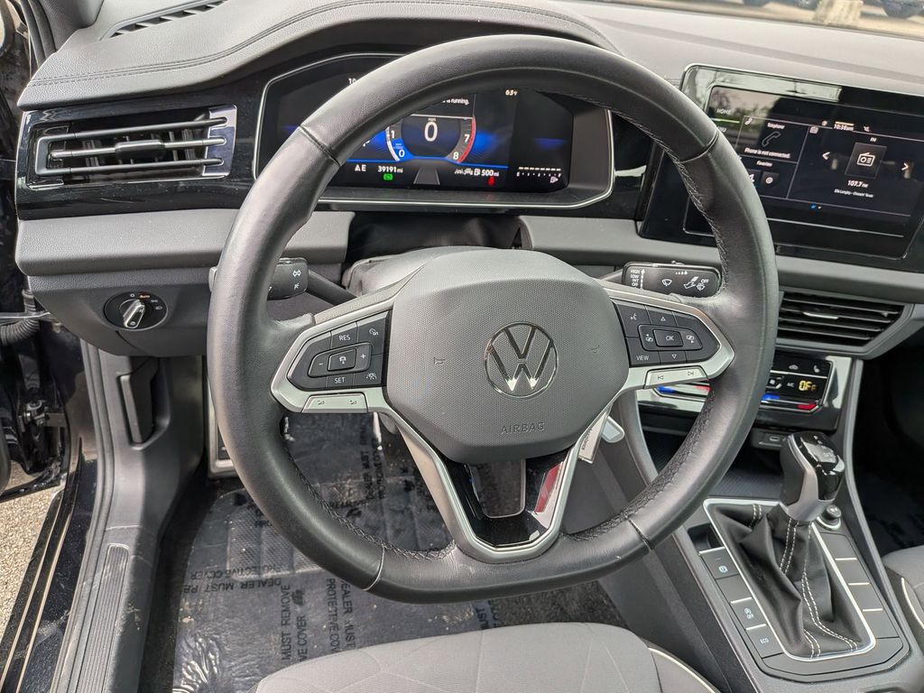 Thumbnail: 2025 Volkswagen Jetta - 20