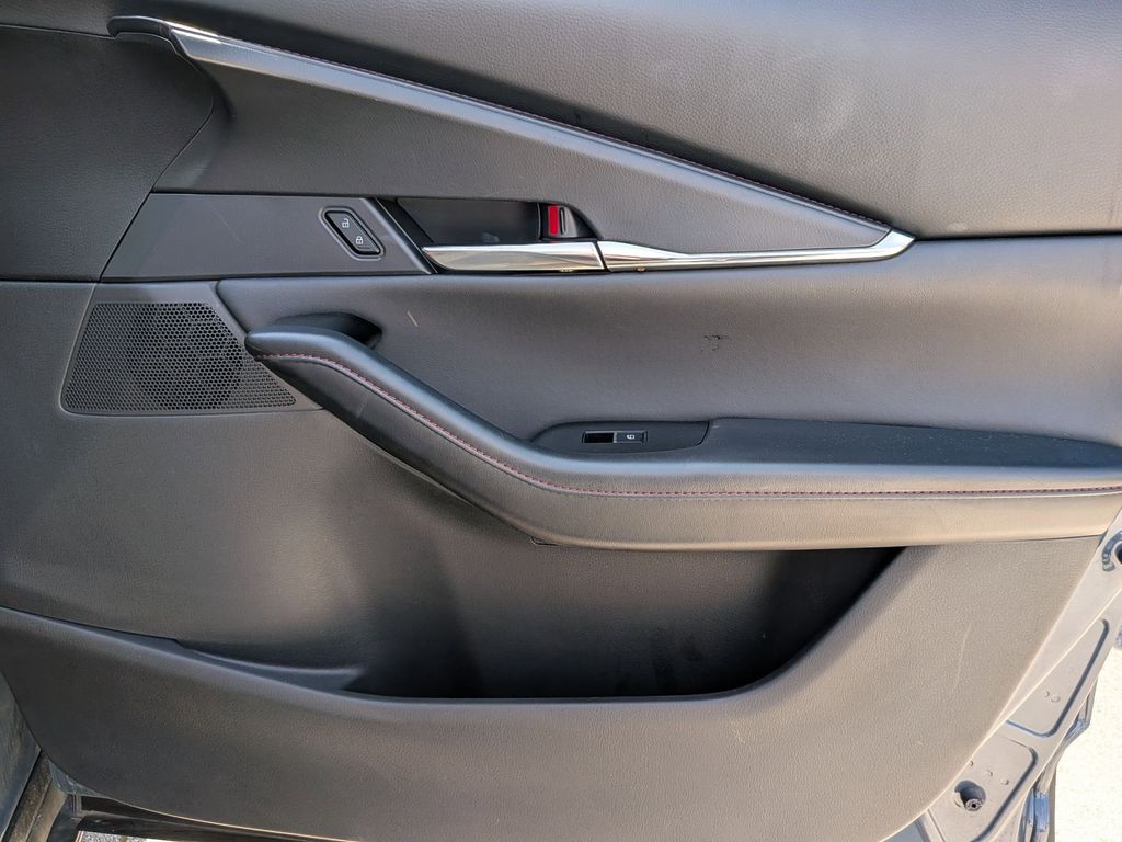 Thumbnail: 2025 Mazda CX-30 - 31