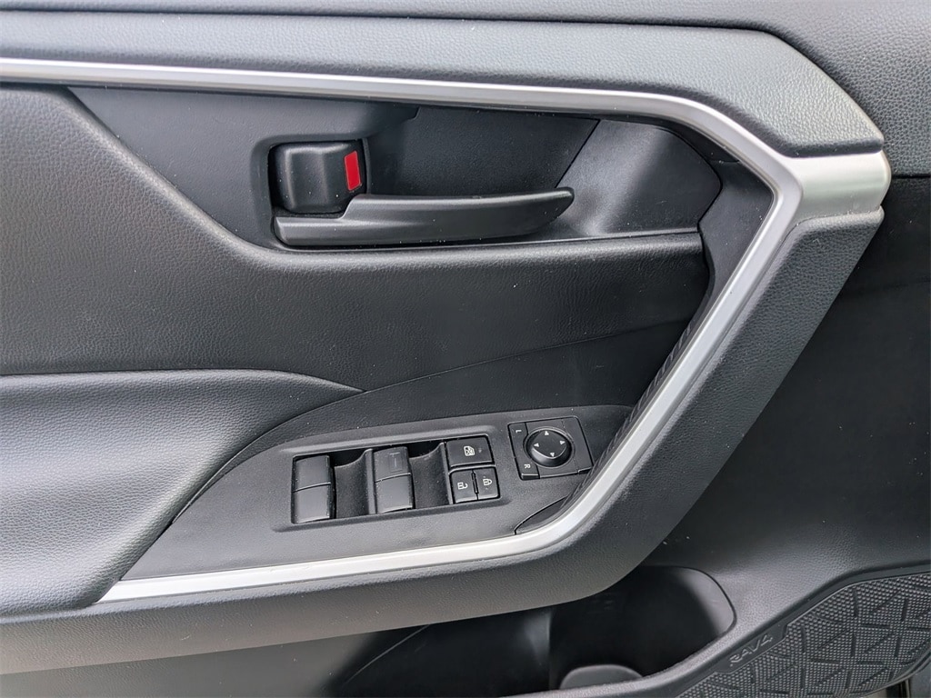 Thumbnail: 2024 Toyota RAV4 - 11