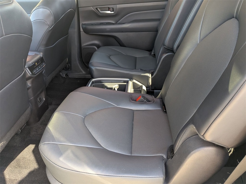 Thumbnail: 2025 Toyota Grand Highlander - 28