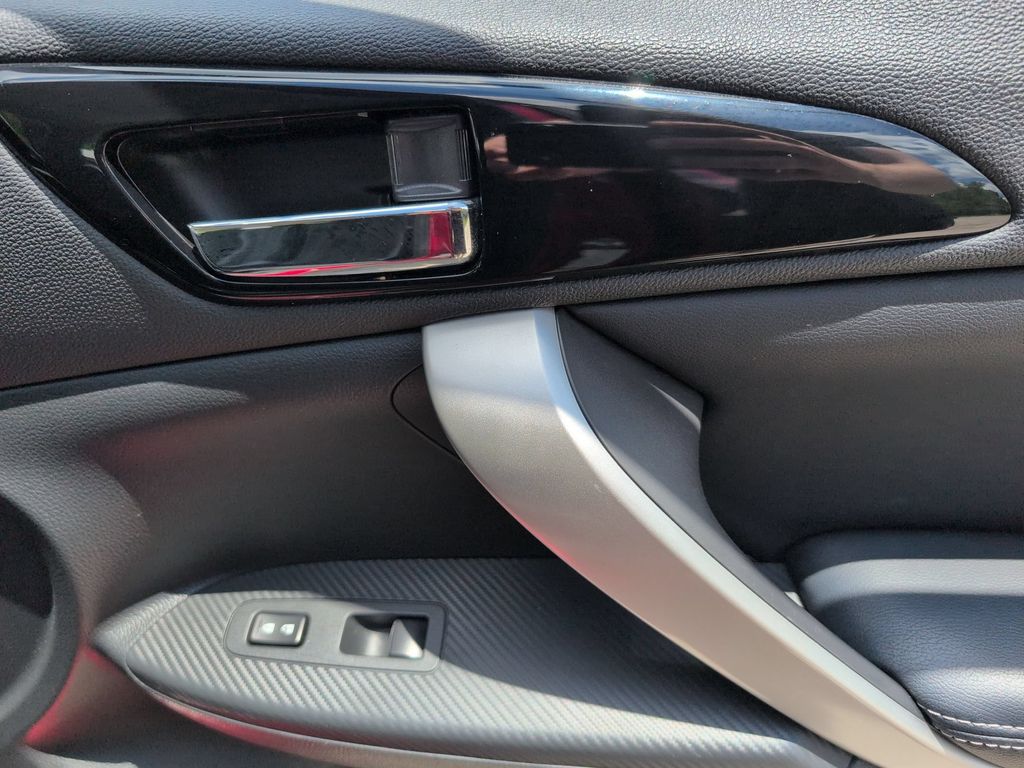 Thumbnail: 2025 Mitsubishi Eclipse Cross - 33