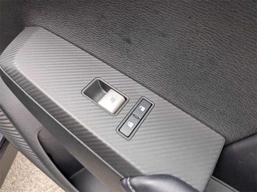 Thumbnail: 2025 Mitsubishi Outlander - 30