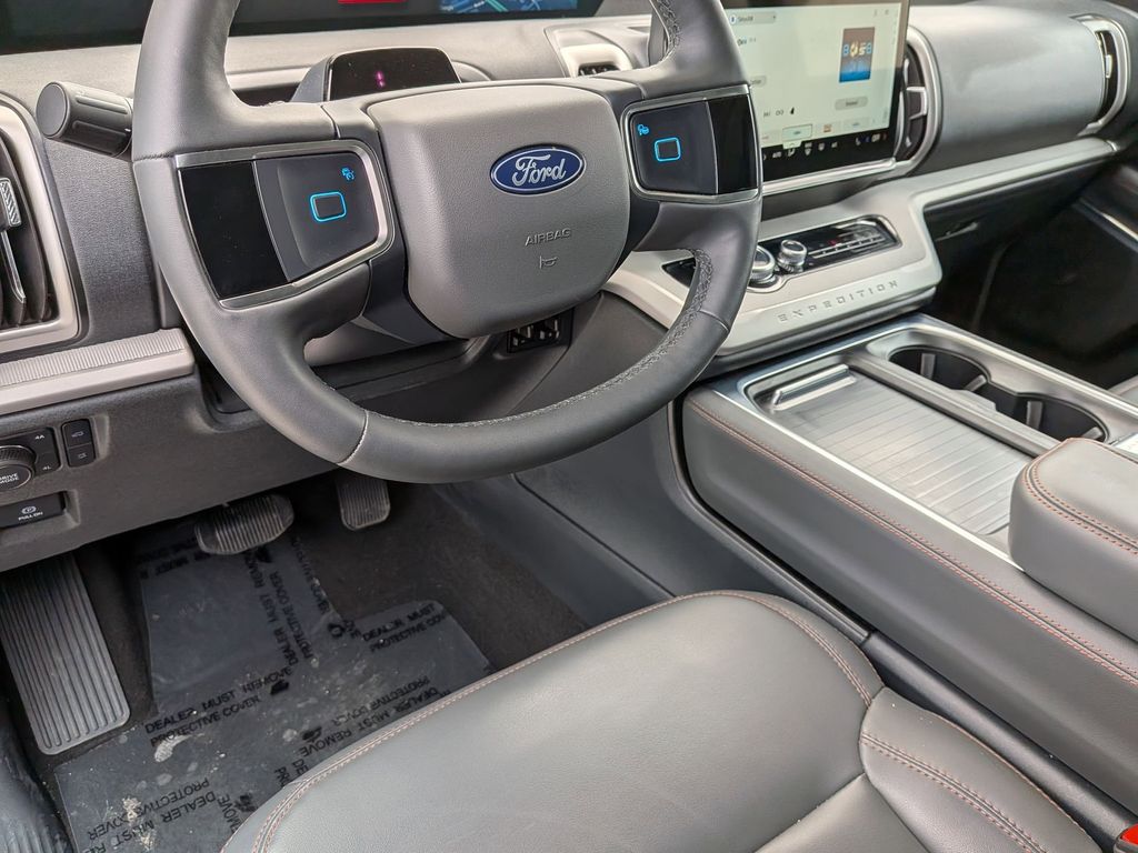 Thumbnail: 2025 Ford Expedition - 15