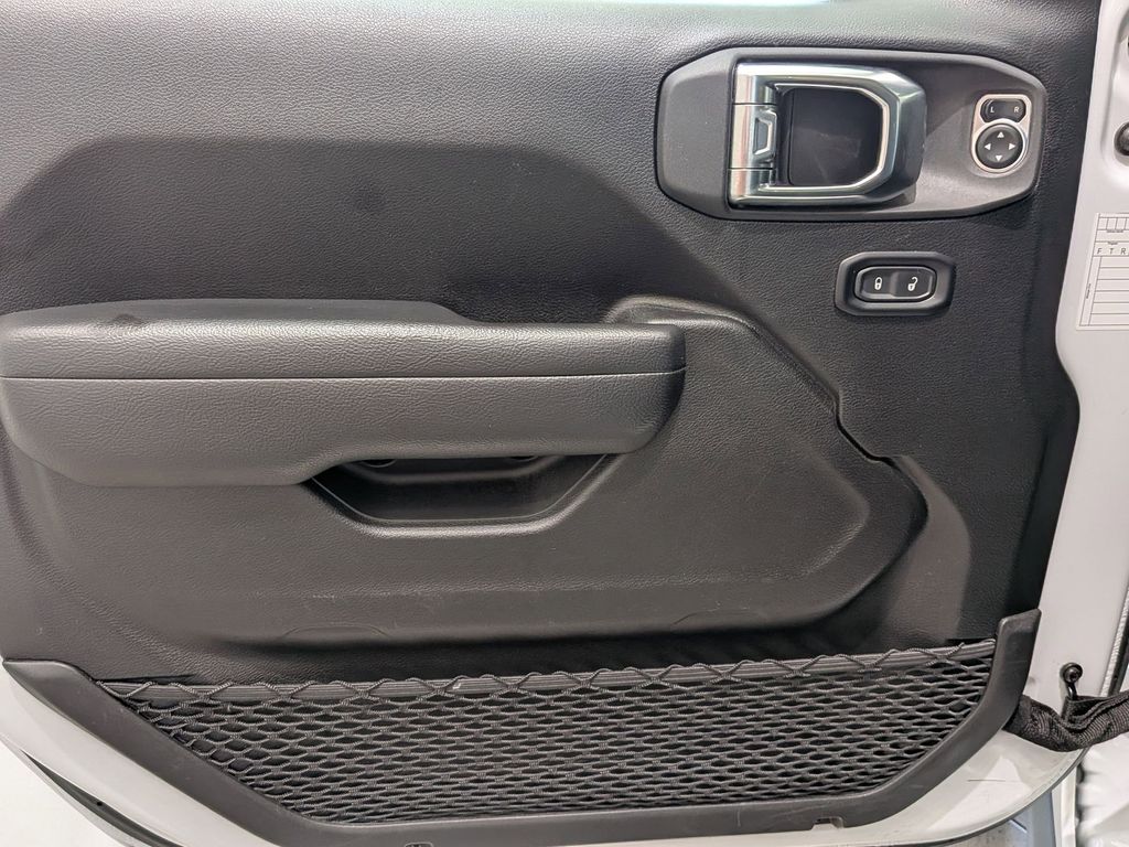 Thumbnail: 2025 Jeep Wrangler - 9
