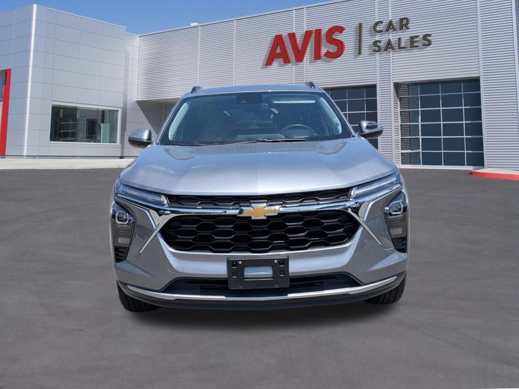 Thumbnail: 2025 Chevrolet Trax - 2