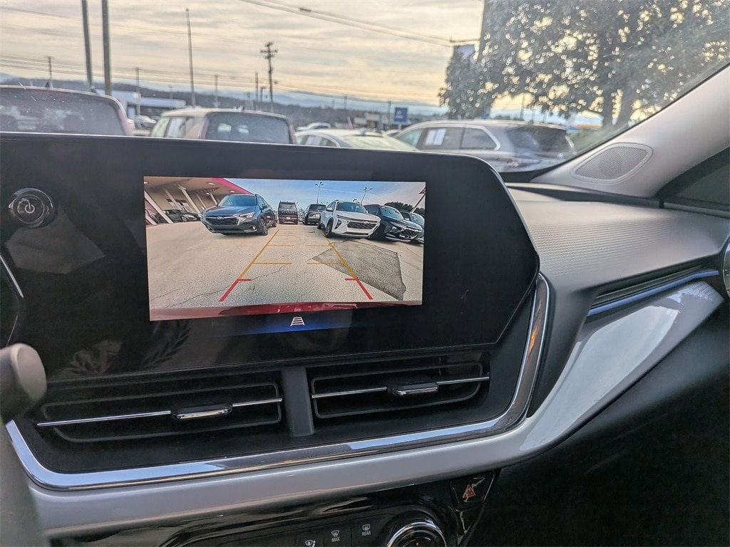 Thumbnail: 2025 Chevrolet Trax - 18