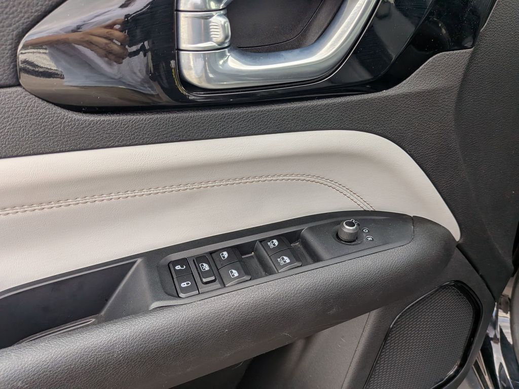 Thumbnail: 2025 Jeep Compass - 13