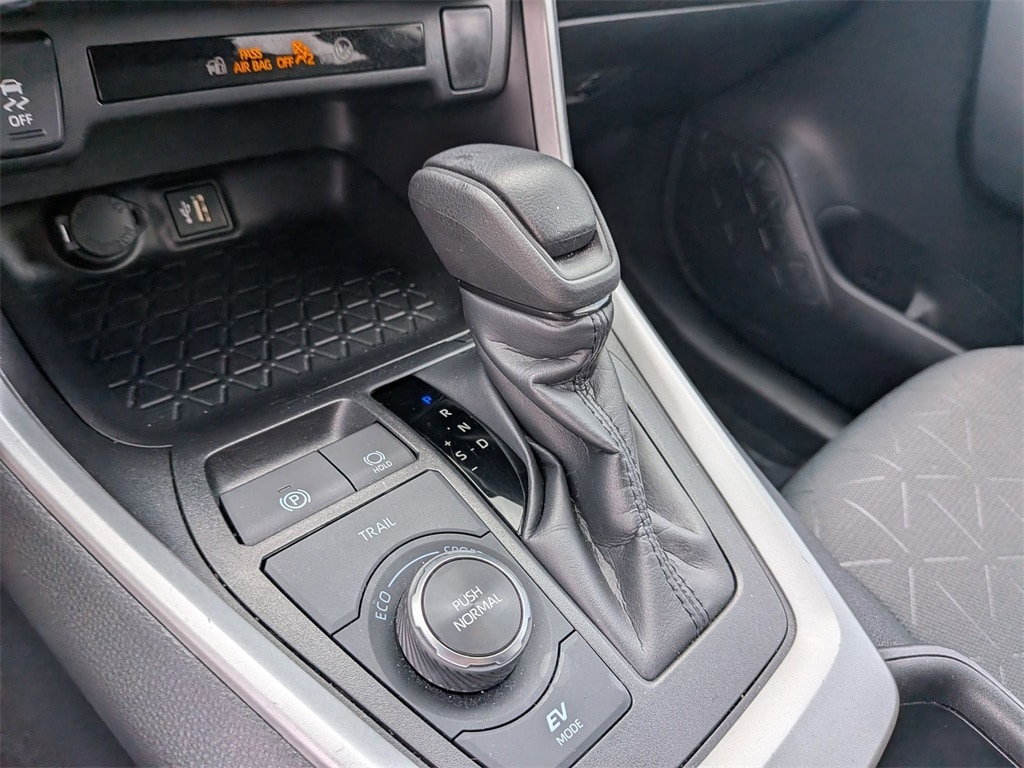 Thumbnail: 2025 Toyota RAV4 - 18