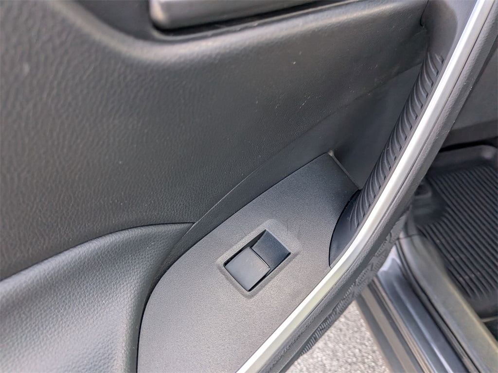 Thumbnail: 2025 Toyota RAV4 - 25