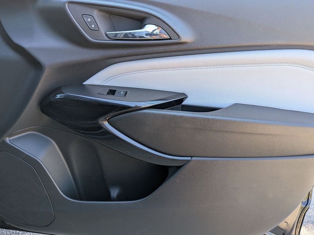 Thumbnail: 2025 Chevrolet Trax - 31