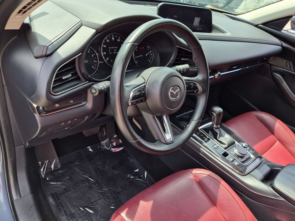 2025 Mazda CX-30 Carbon Edition - Photo 15