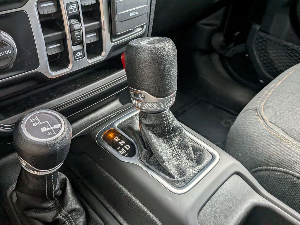 Thumbnail: 2025 Jeep Wrangler - 18