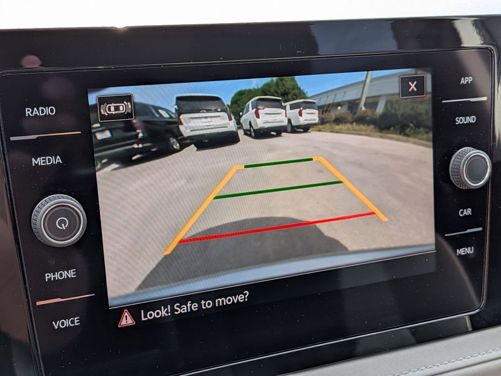 Thumbnail: 2025 Volkswagen Taos - 16