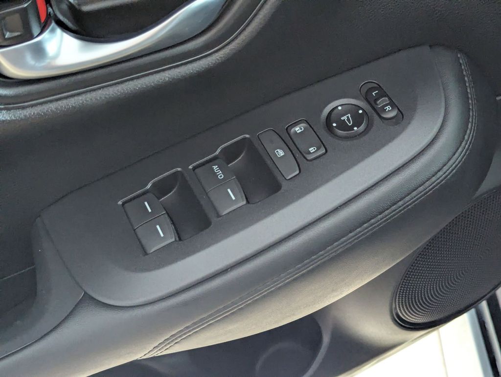 Thumbnail: 2025 Honda HR-V - 13