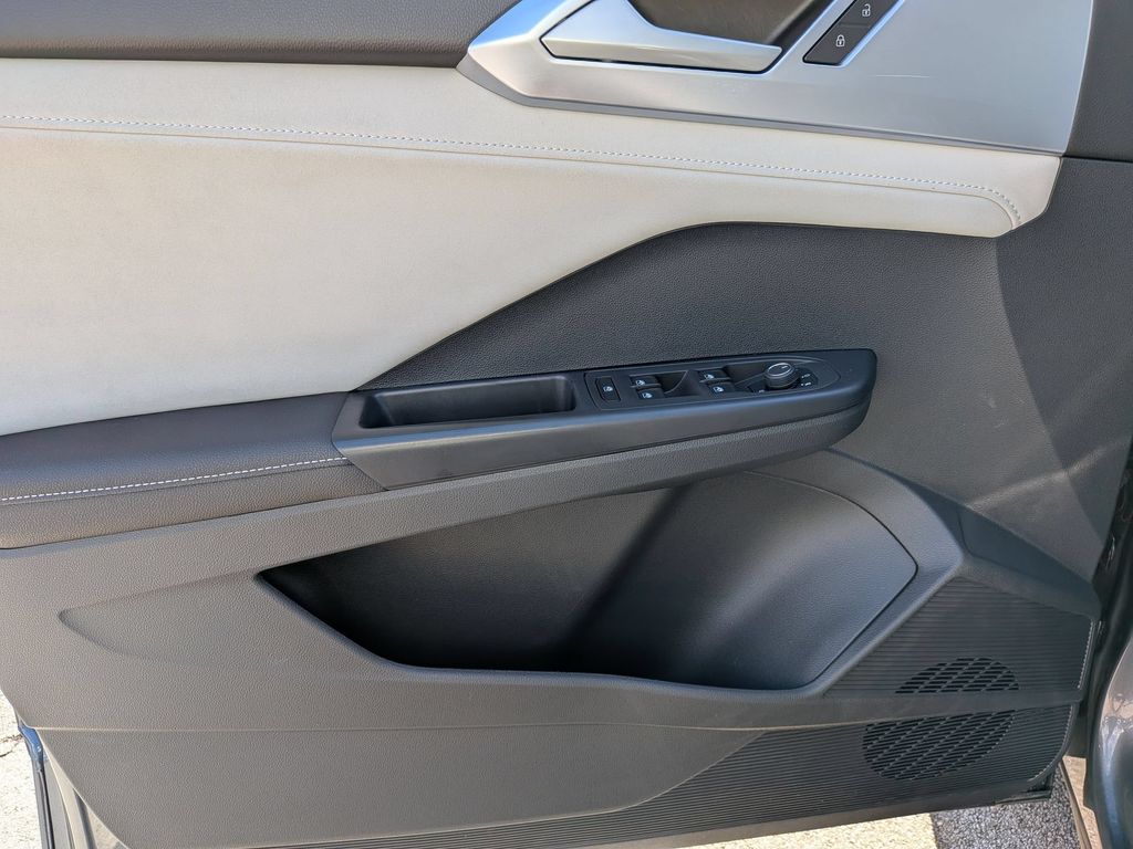 Thumbnail: 2025 Volkswagen Taos - 11